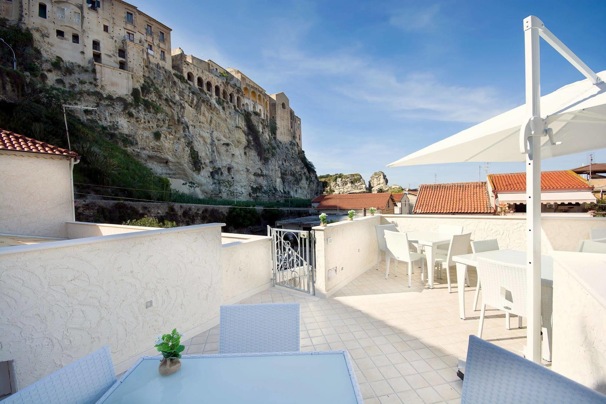 Residenza A Due Passi Dal Mare Hotel Tropea Bagian luar foto